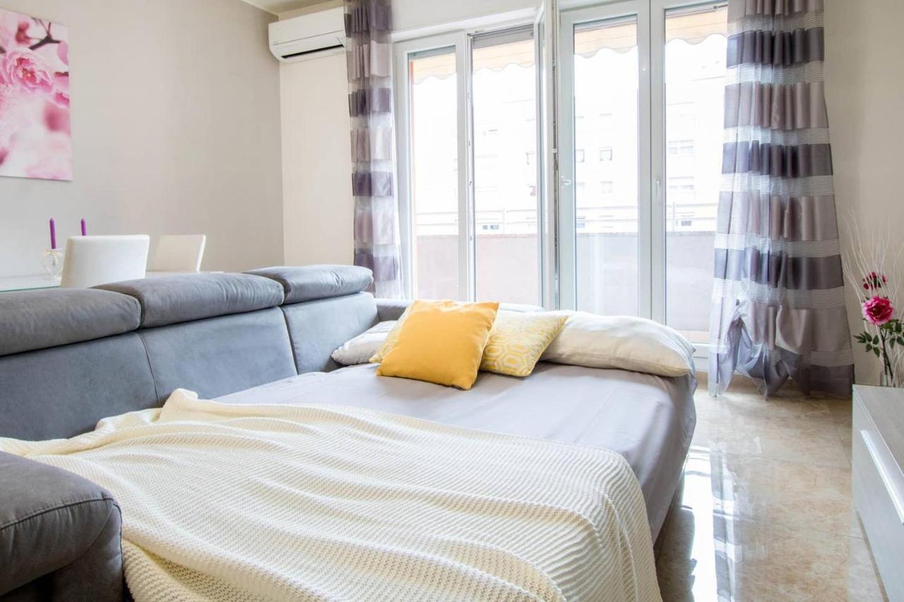 Altido Lovely Apt For 6 Located In Vibrant Gallaratese Milano Ngoại thất bức ảnh